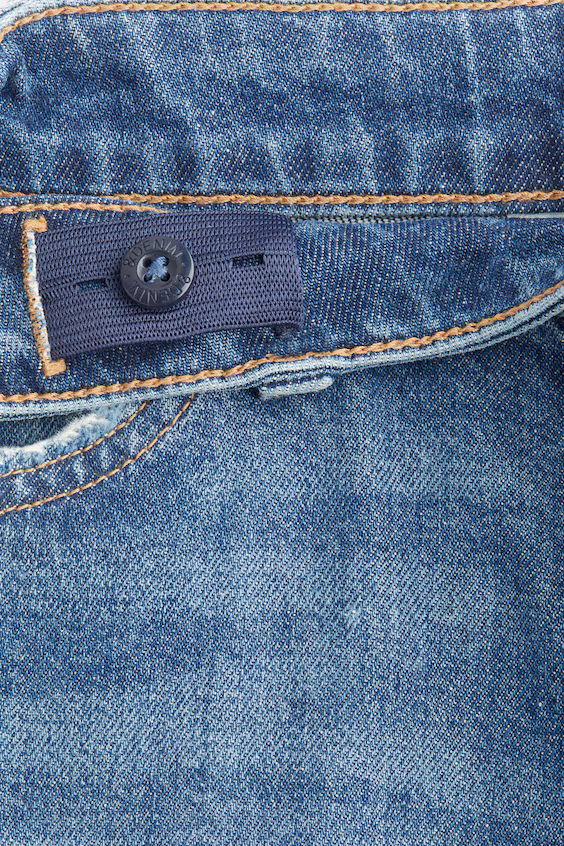 Джинсы свободного кроя с буткат штаниной