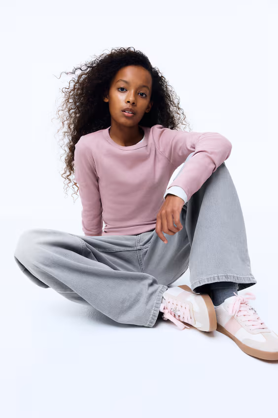 Джинсы с широкими штанинами