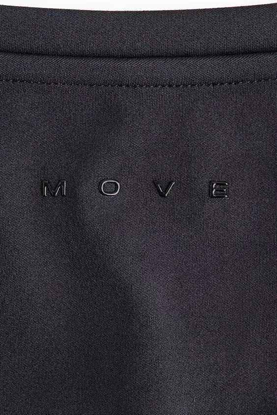 Топ для спорта с квадратным вырезом