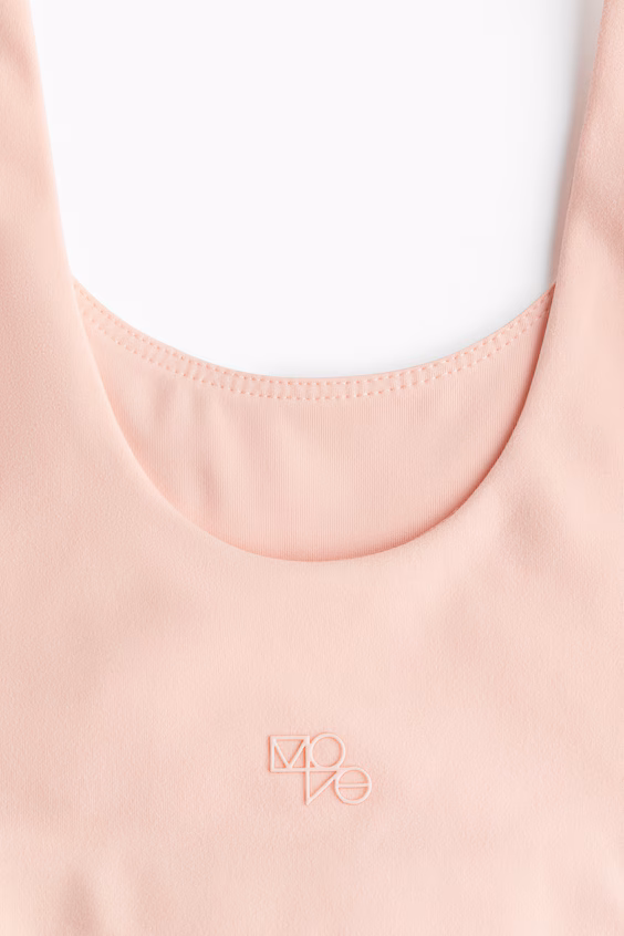 Спортивный топ с технологией softmove™