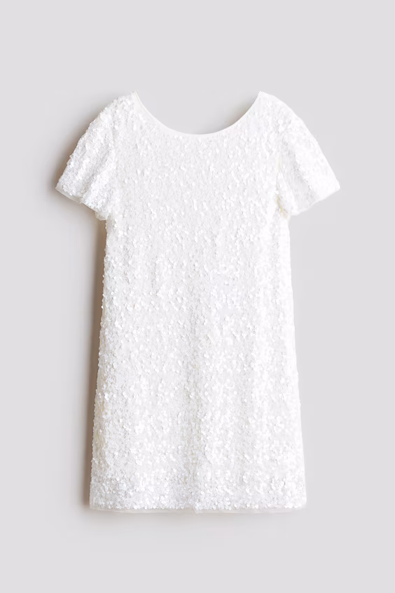 Платье с пайетками и бантом