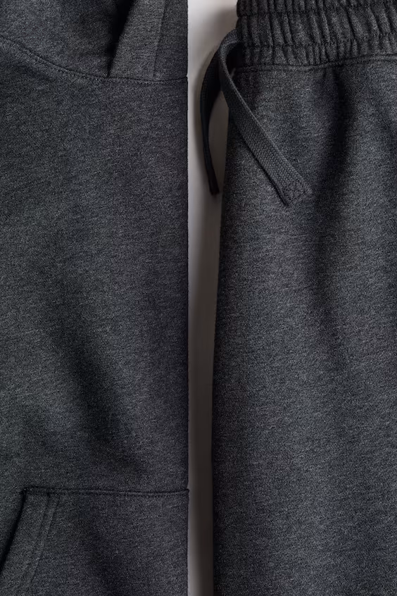 Набор худи с капюшоном и джоггеры