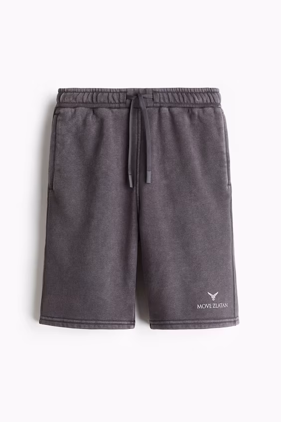 Спортивные шорты