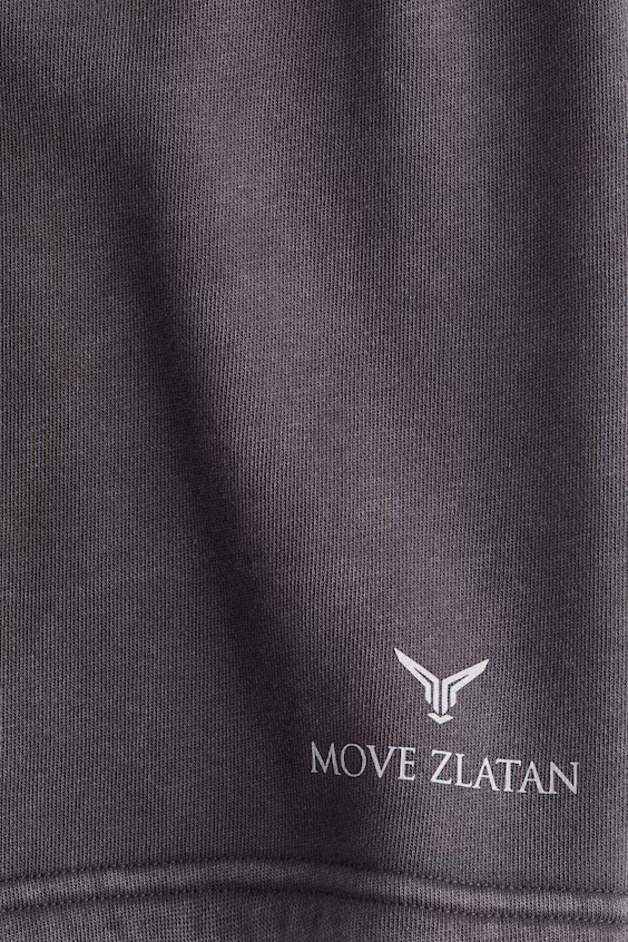 Спортивные шорты