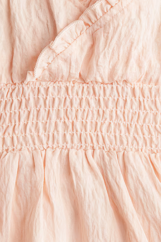 Платье с оборками smock