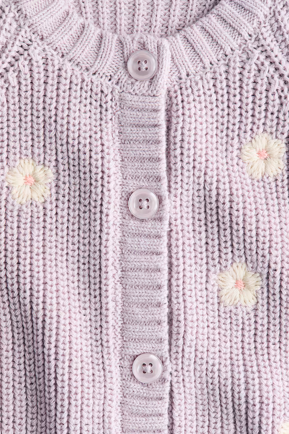 Кардиган с вышитыми узорами