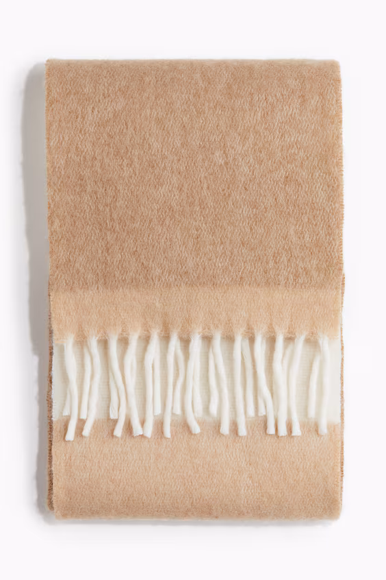 Палантин из кардированной ткани