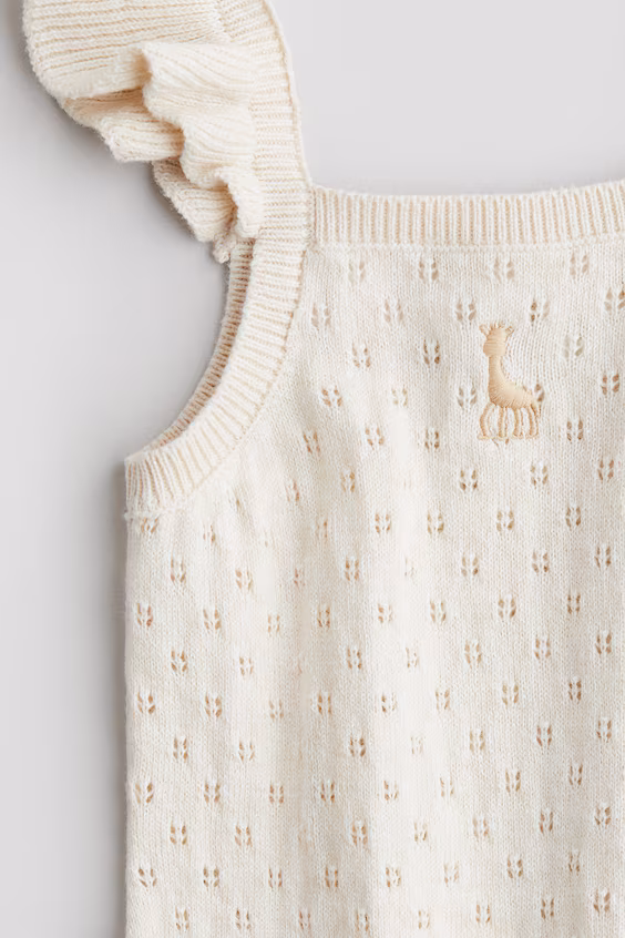 Футболка из вязаного материала с узором из пробивного полотна