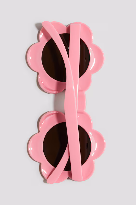 Солнечные очки и футляр