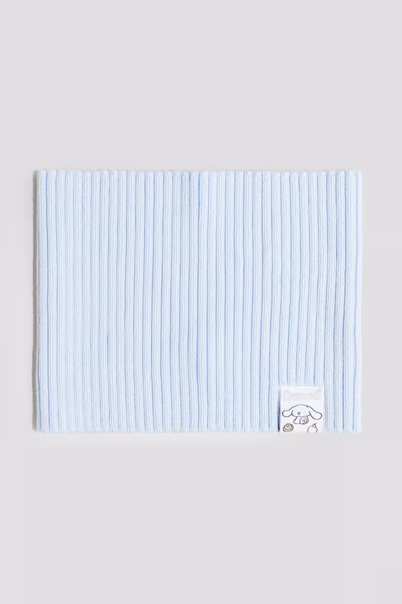 Трубчатый шарф в рубчик