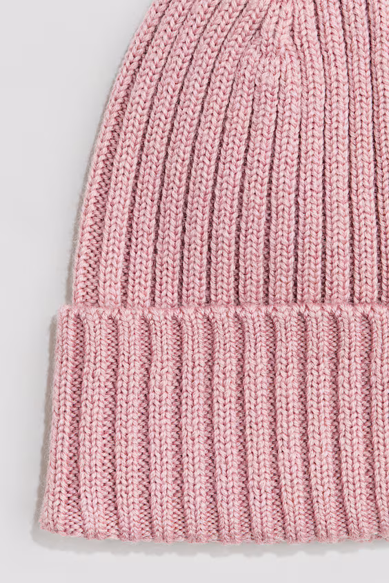 Шапка из шерсти