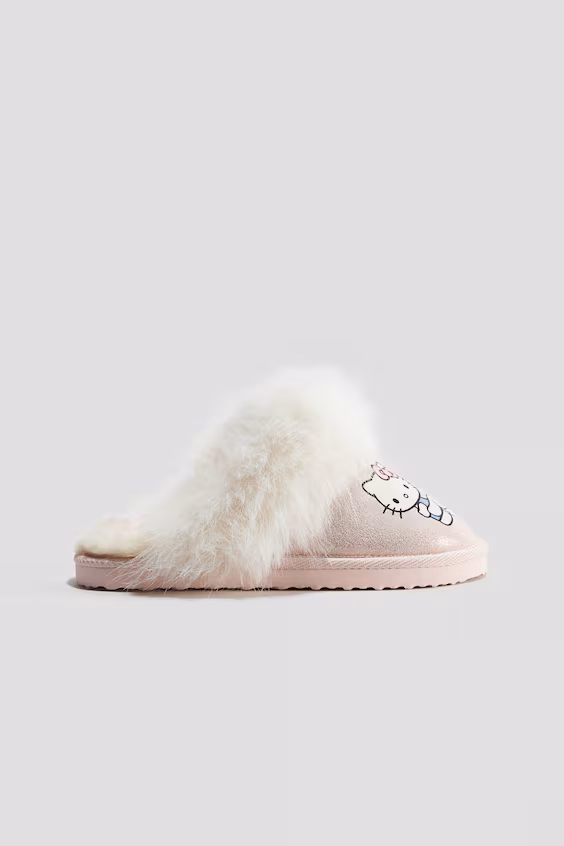 Блестящие шлепанцы