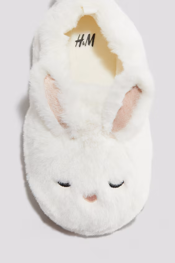 Мягкие тапочки с аппликациями