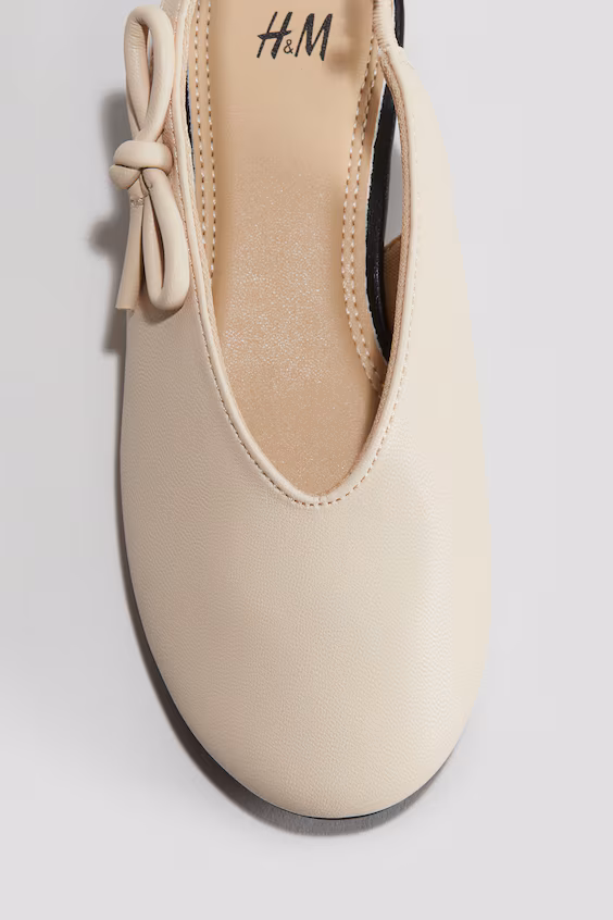 Sapatos на низком каблуке с бантом