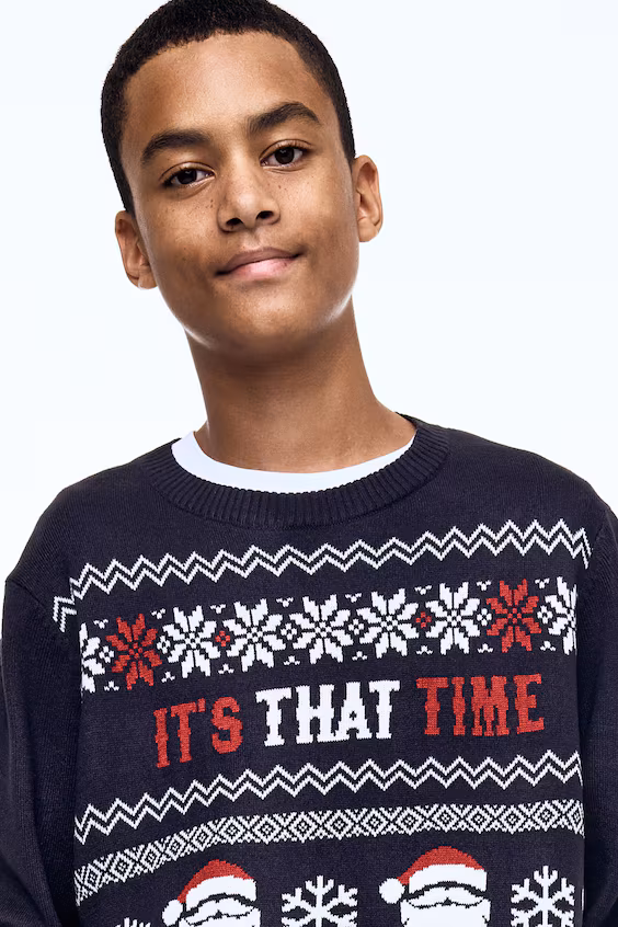 Свитер в технике жаккард