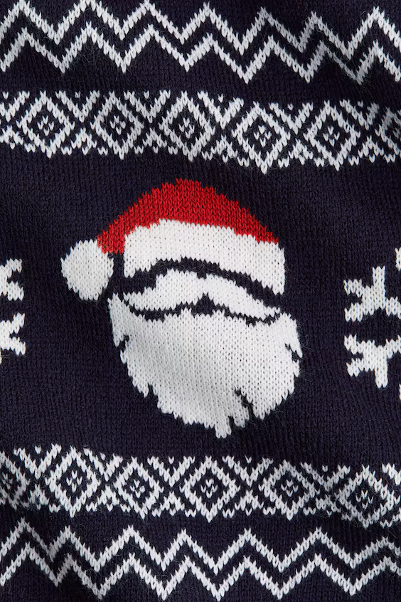 Свитер в технике жаккард