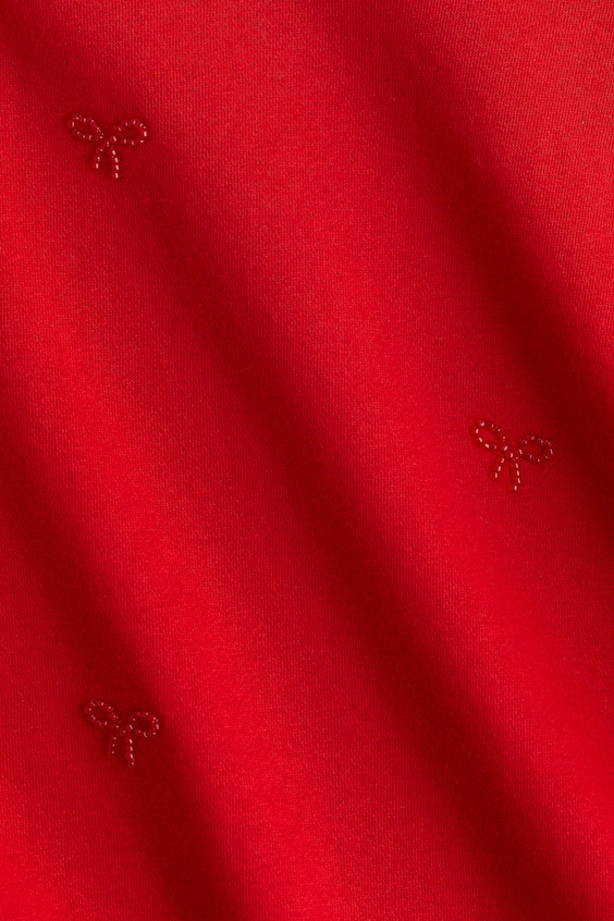 Свитшот с украшениями