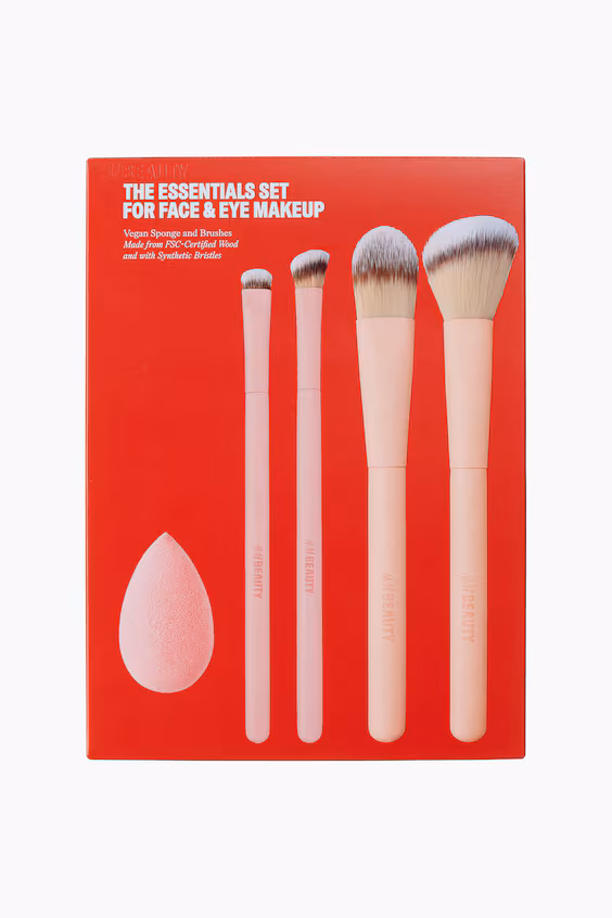 Набор основных средств для макияжа лица и глаз