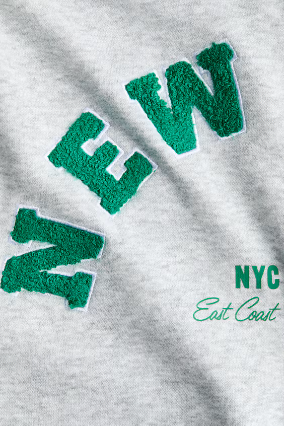 Худи с капюшоном и узорами