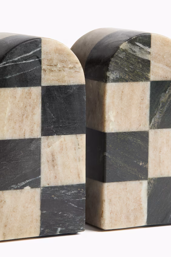 Подставка для книг из мрамора