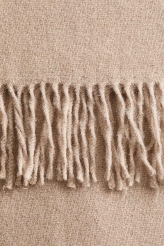 Плед из шерсти с бахромой