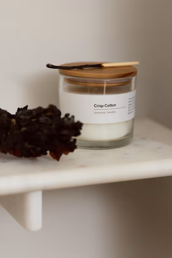 Ароматическая свеча в стеклянном контейнере