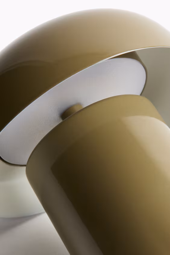 Подзаряжаемая настольная лампа