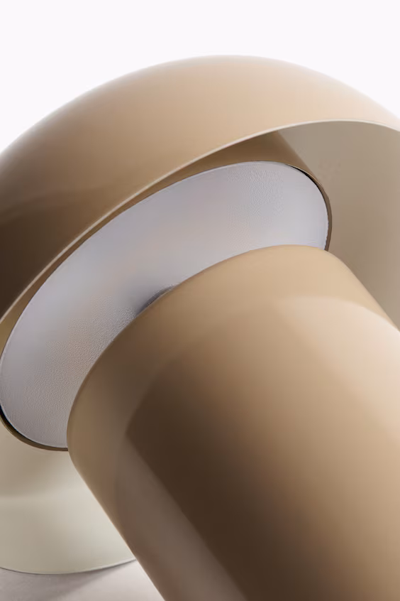 Подзаряжаемая настольная лампа