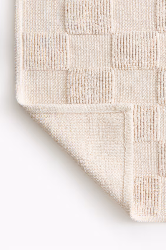 Коврик для ванной комнаты в квадратах