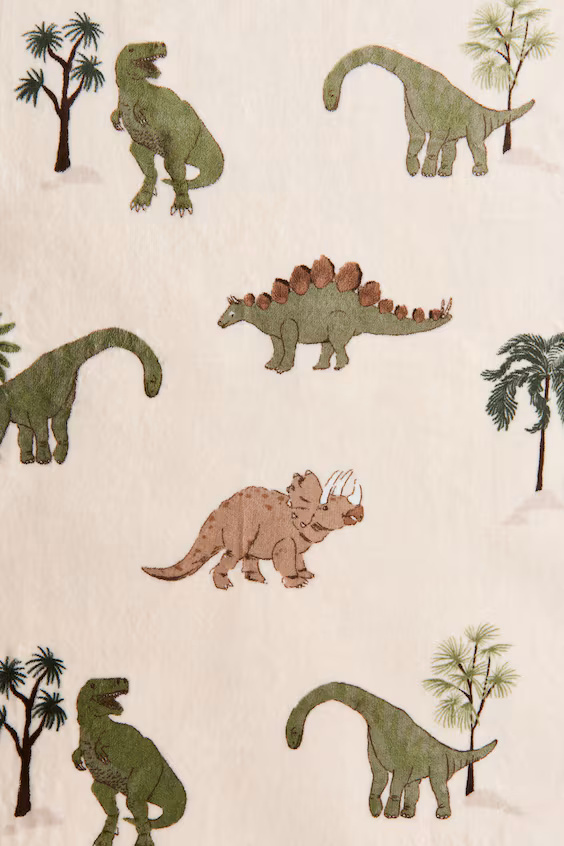 Плед из меха поката с узором