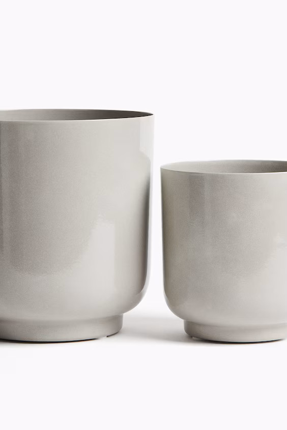 Большой металлический ваза