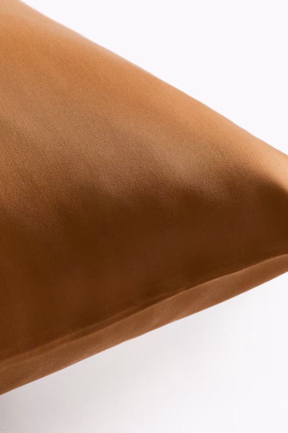 Наволочка из атласа