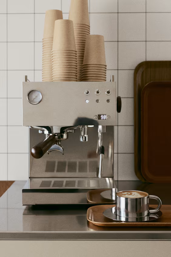 Чашка и блюдце из нержавеющей стали