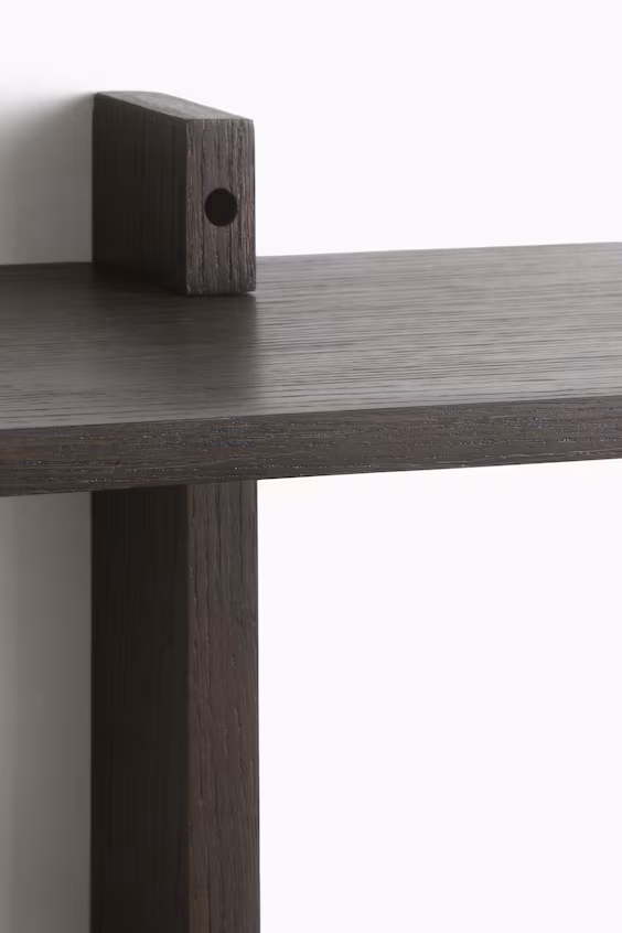 Настенная полка из дерева