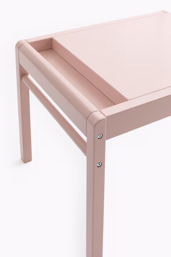 Детский письменный стол