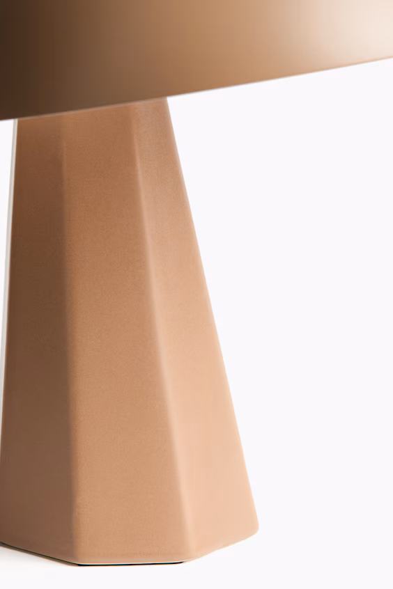 Настольная лампа