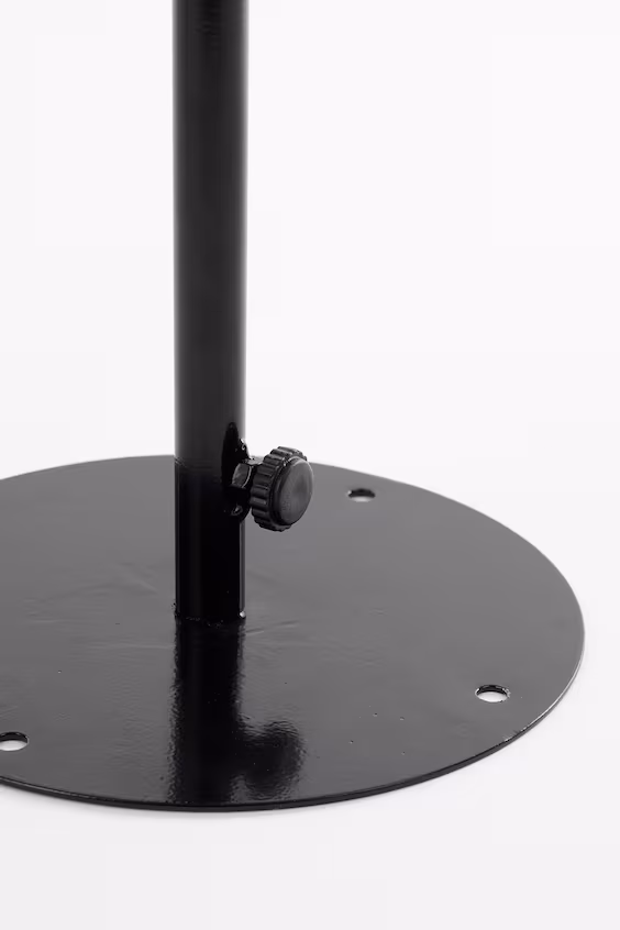 Металлическая наружная новогодняя елка