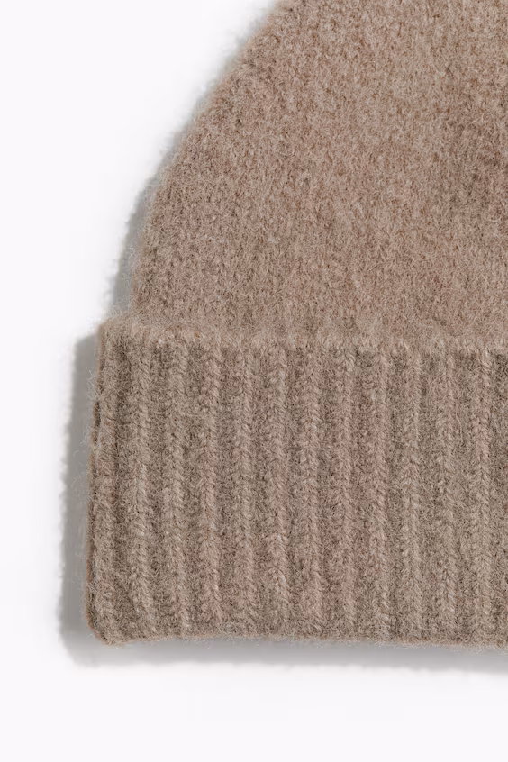 Шапка из мягкого трикотажа