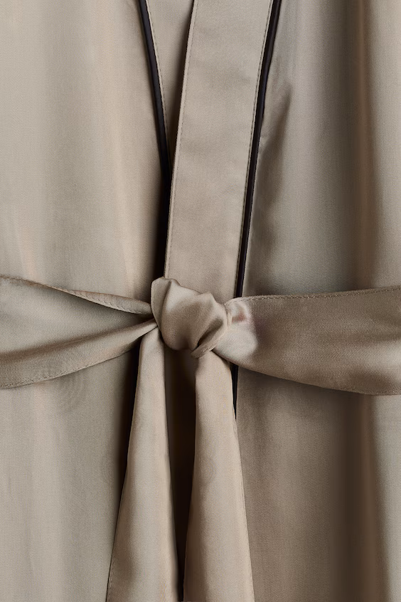 Халат из атласа