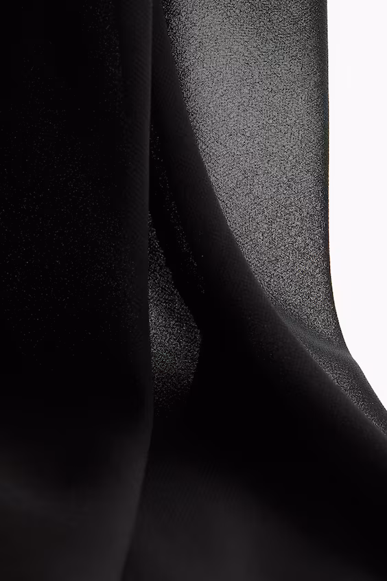 Платье на тонких бретелях из шифона