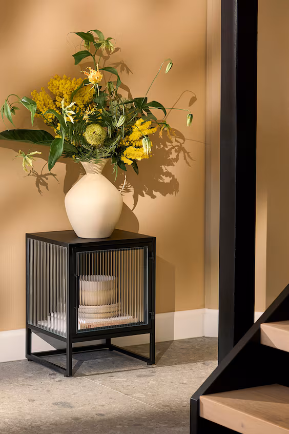 Металлический шкаф для хранения