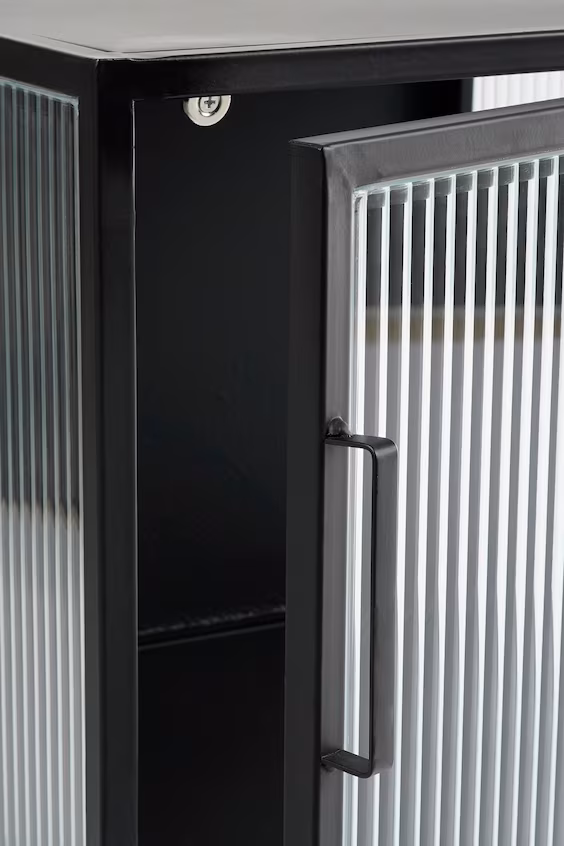 Металлический шкаф для хранения