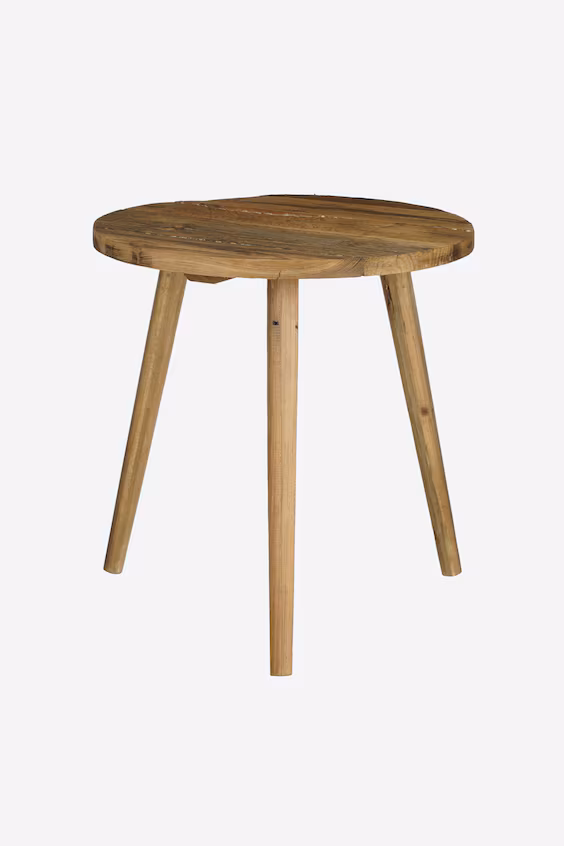 Напольный столик из переработанного дерева