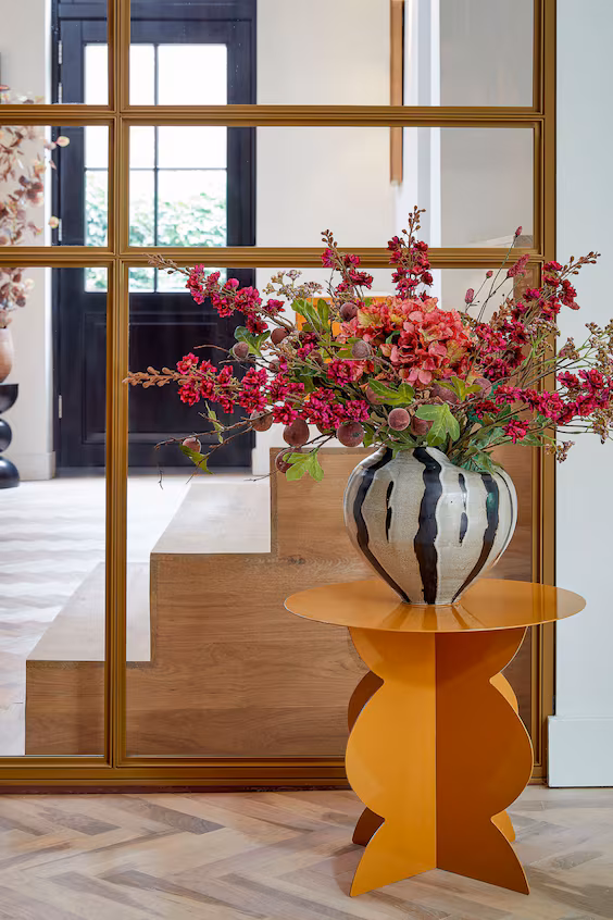 Металлический боковой столик