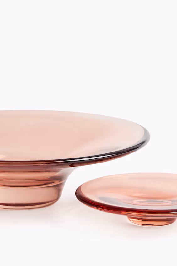 Большой стеклянный бокал