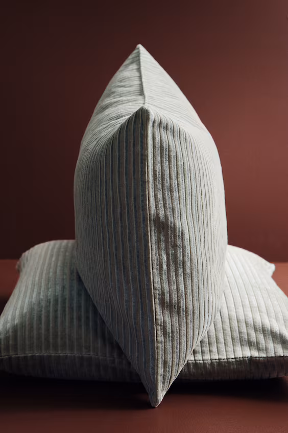 Подушка из бархата