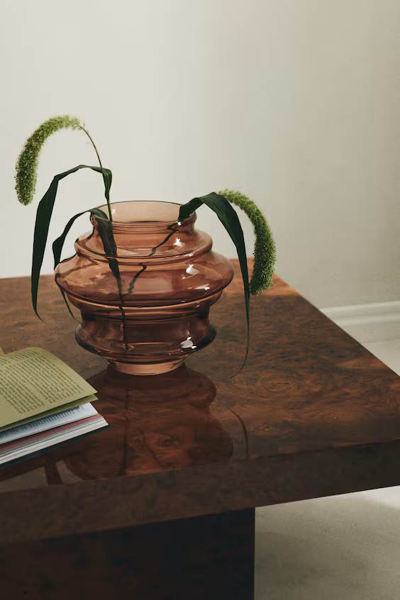 Большой кувшин с моделированным эффектом