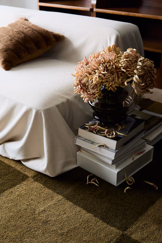 Большая банка с рельефным эффектом