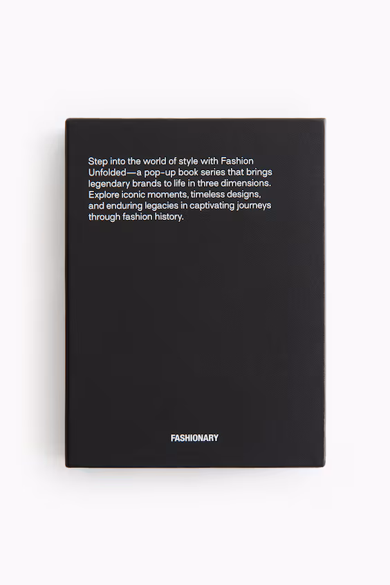 Мода в разворотах: pop-up chanel