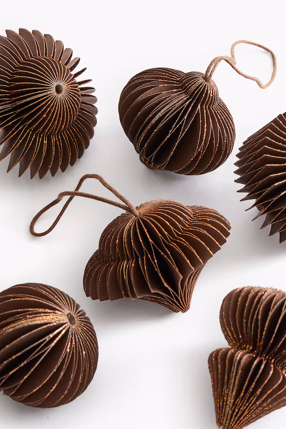 Набор из 6 бумажных новогодних украшений